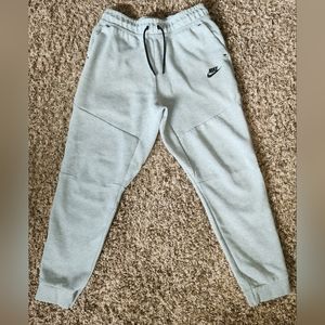 Boys Nike Tech Fleece Pants-XL